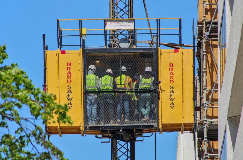 Modern crane fleet by Siddiqui Crane Service in Mumba